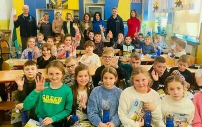 Zdjęcie do &bdquo;Przedszkolaki i uczniowie klasa I-III z wolontariuszami Fundacji Enea pomagają zwierzętom przetrwać zimę&rdquo; 