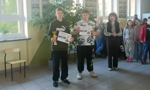szac